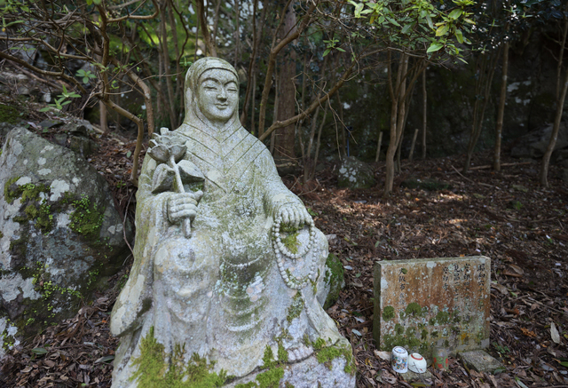 八百比丘尼
