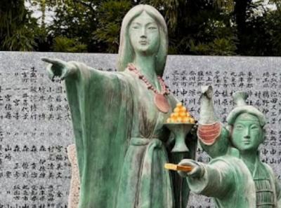 倭迹迹日百襲姫命