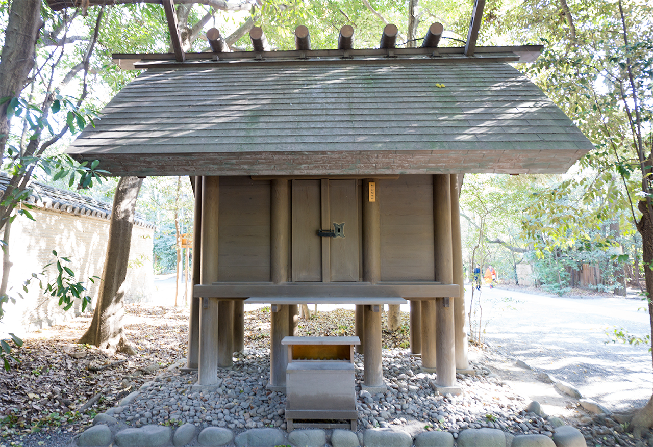 東八百萬神社 社殿