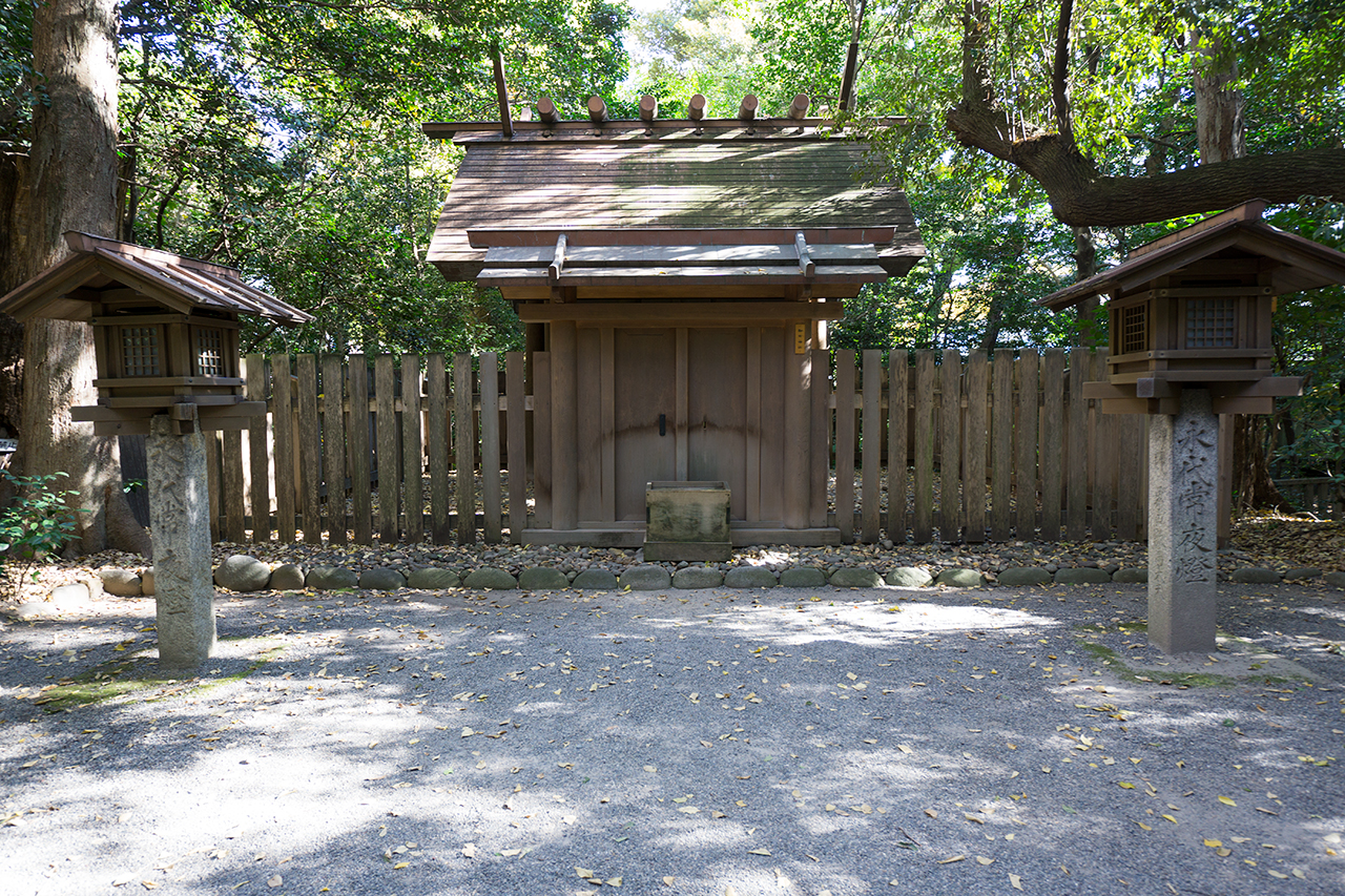 御田神社 社殿