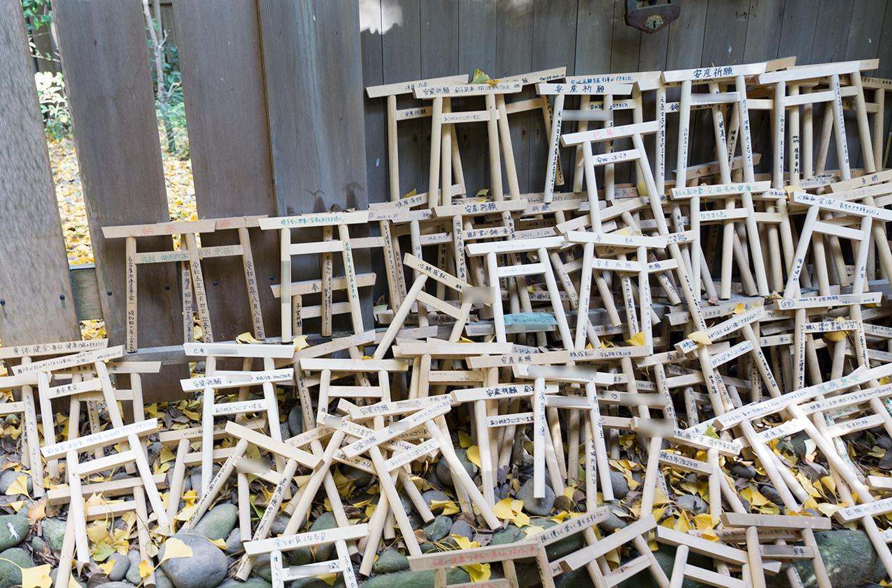 楠御前社に奉納された鳥居