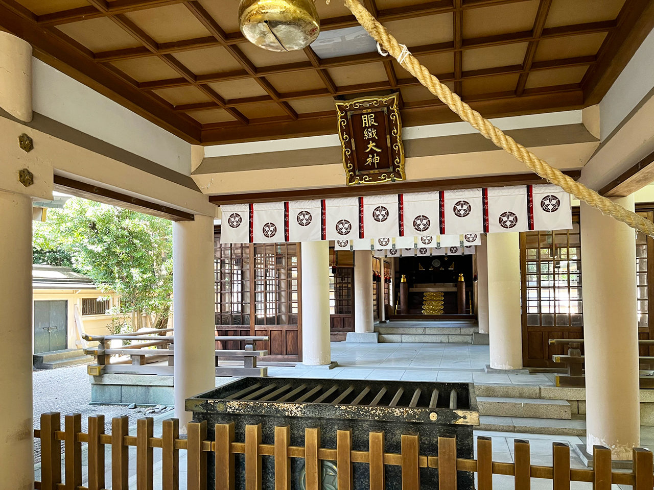 真清田神社 服織神社 拝殿内