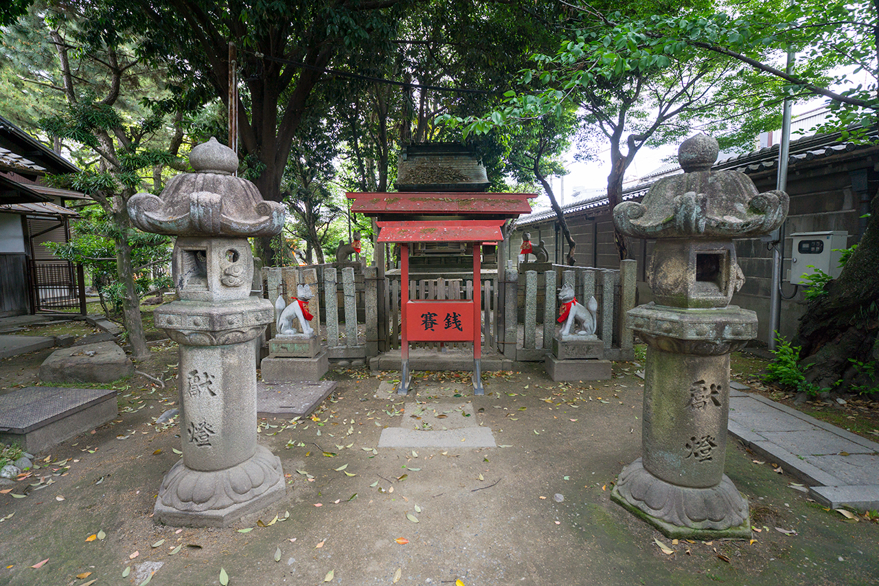 真清田神社 富島稲荷大明神 社殿