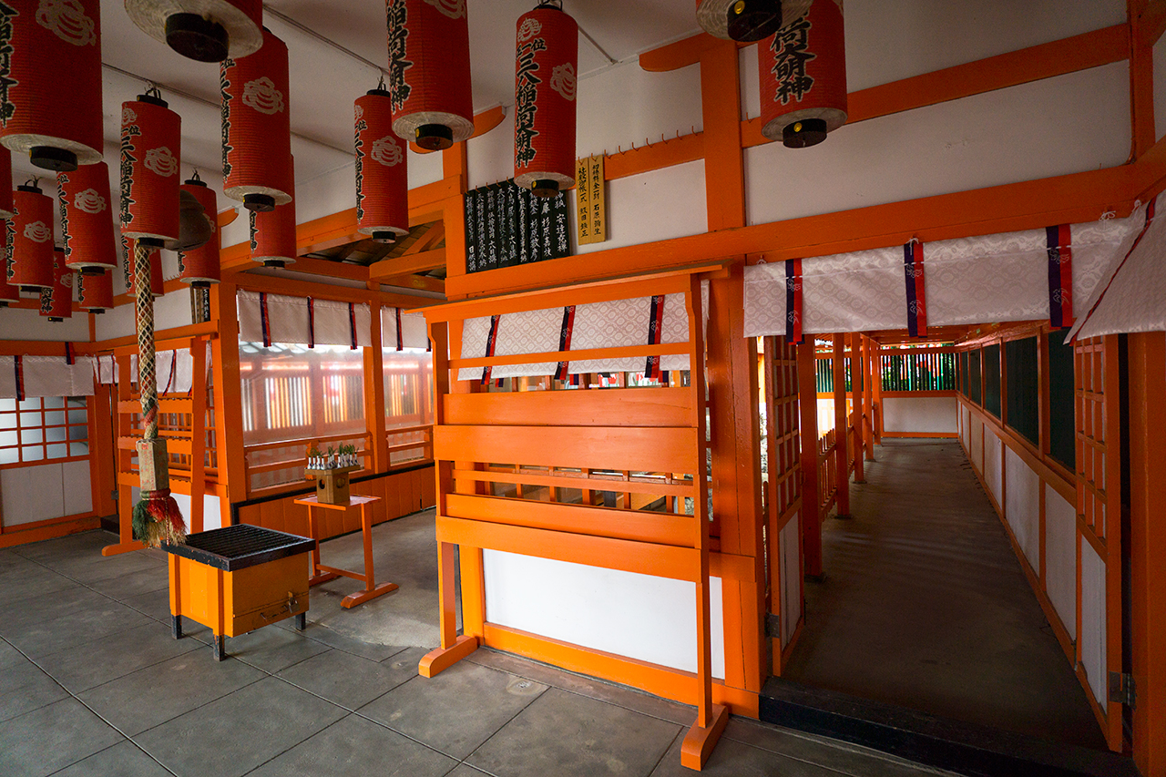 真清田神社 三八稲荷 回廊