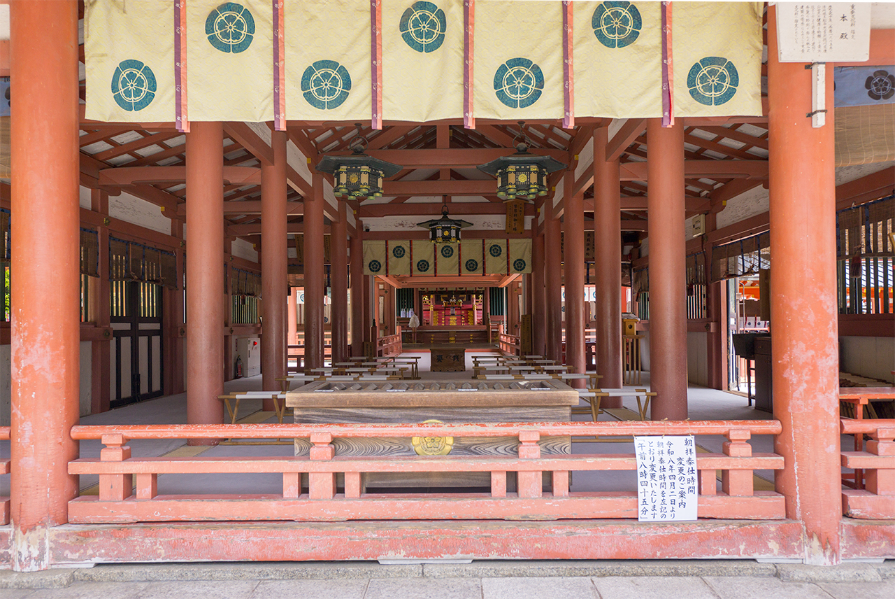 津島神社 拝殿内部