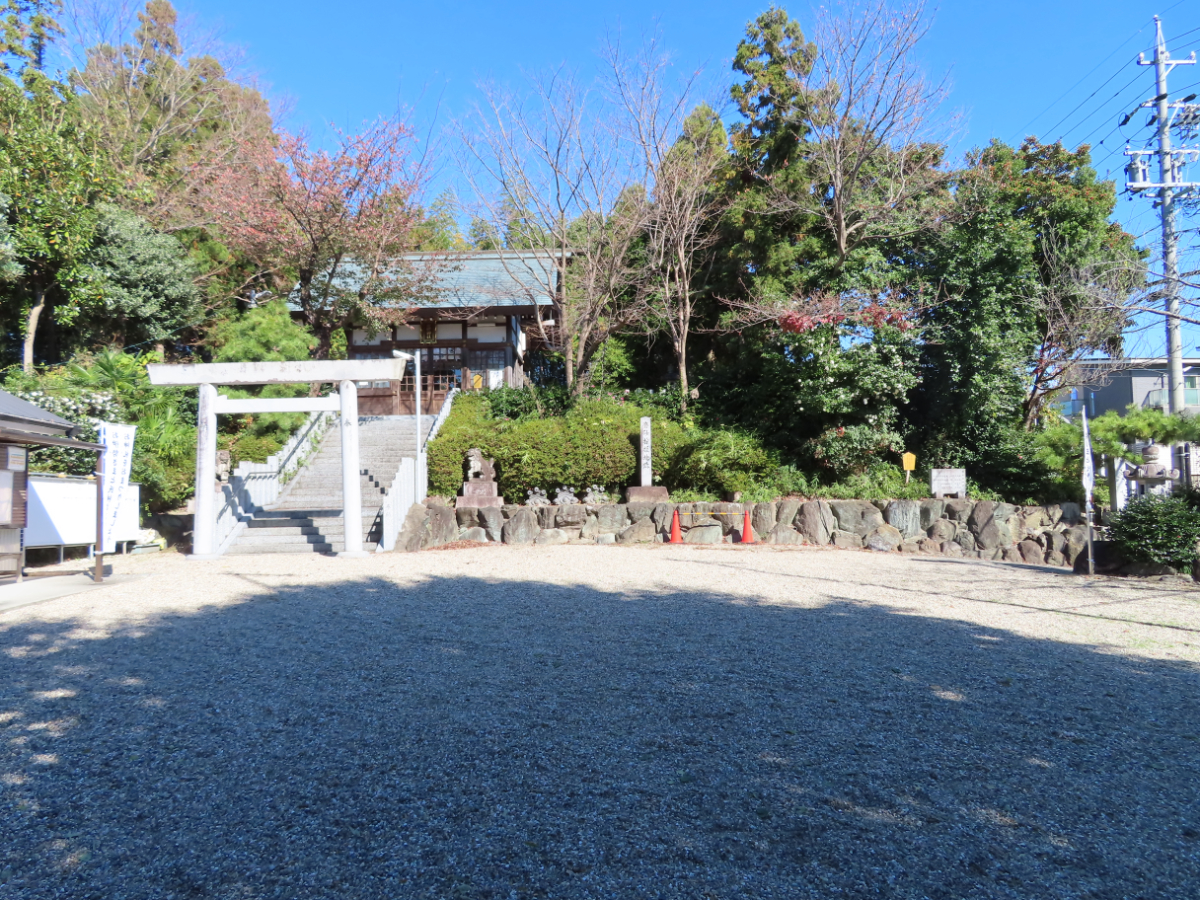 鳥居と拝殿