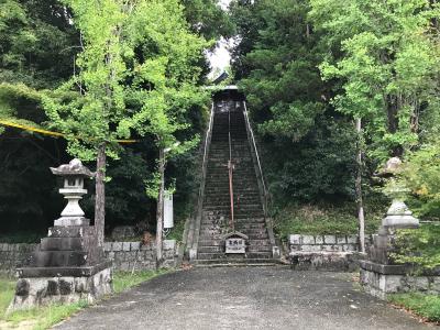 下品野神明社 境内の階段