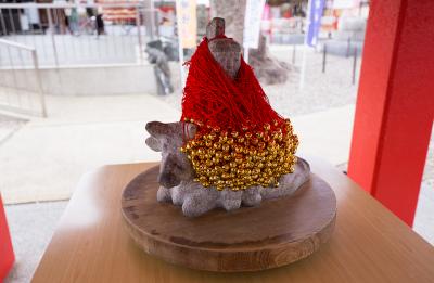 山田天満宮 回転台の方向祈願牛