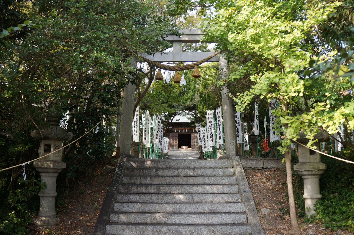 鳥居と拝殿