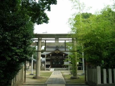 多奈波太神社 鳥居と拝殿