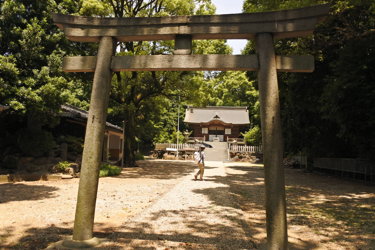 鳥居と拝殿