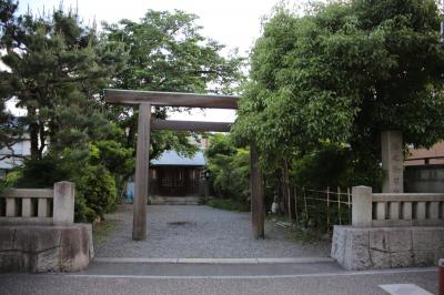 鈴之御前社 鳥居と拝殿