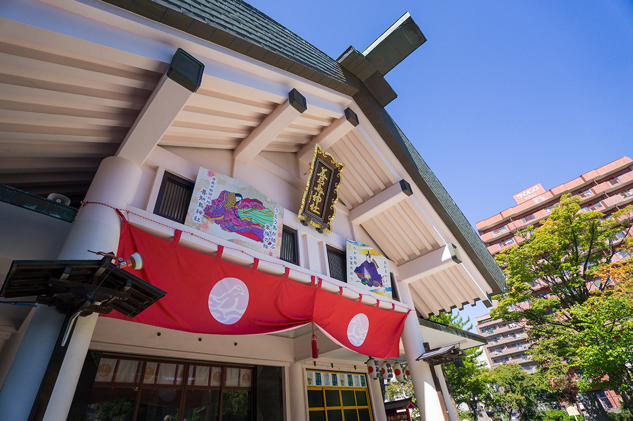 拝殿の扁額と神社幕