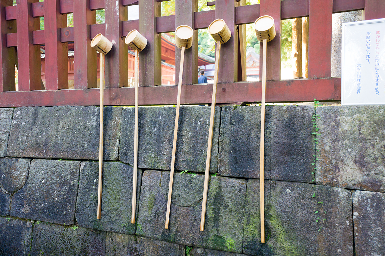 手水舎(禊場)の柄杓