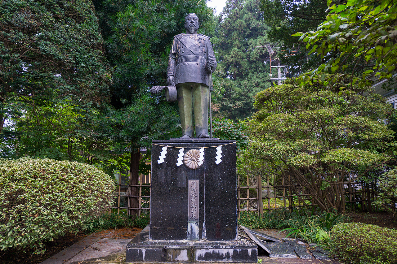 明治大帝御聖像