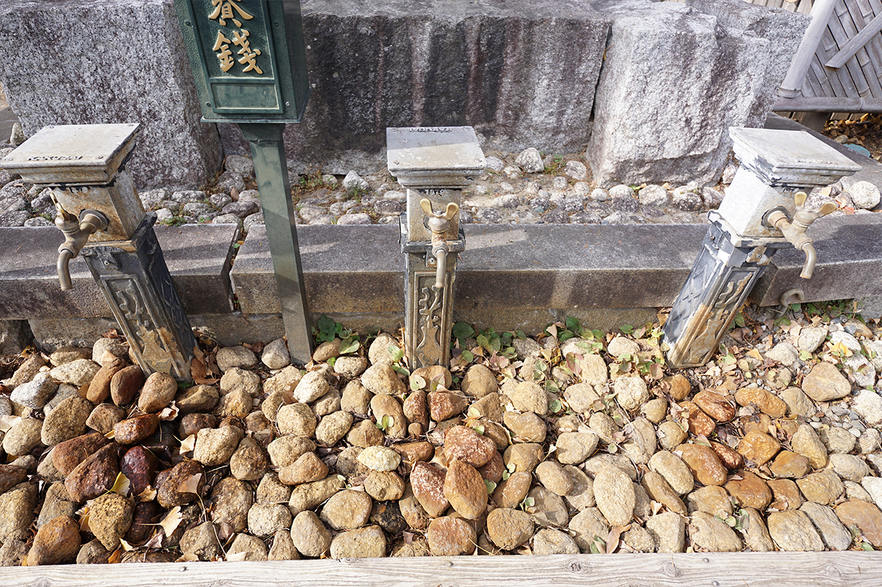 御神水の蛇口