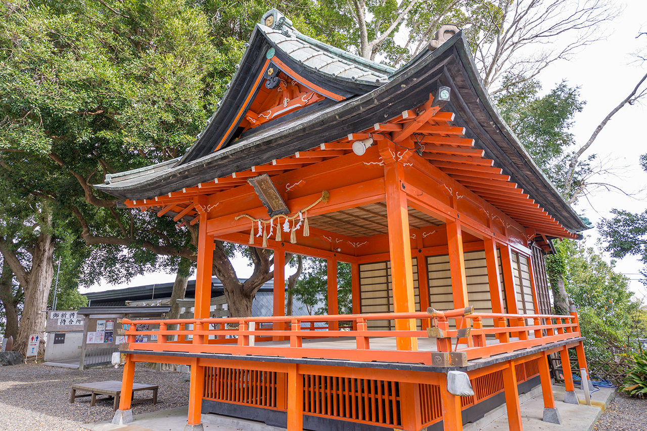 玉前神社 神楽殿 斜め