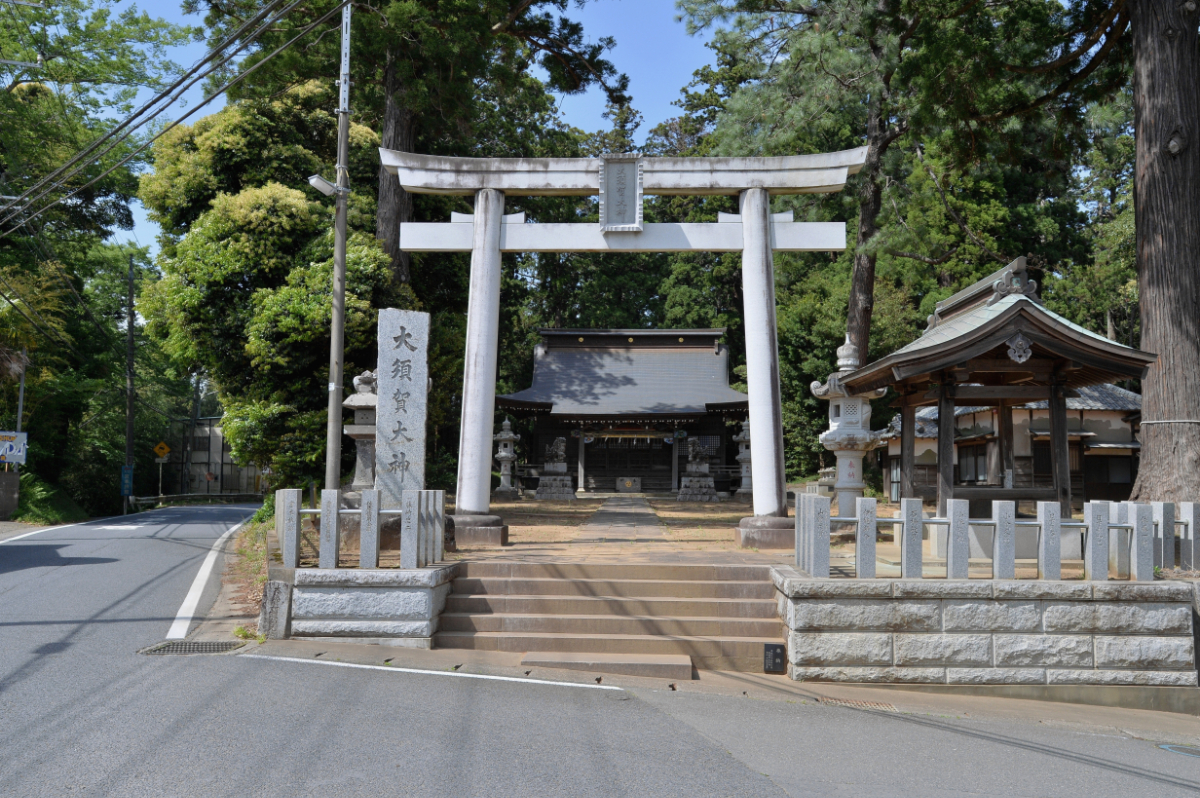 鳥居と拝殿
