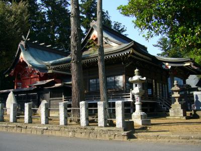 大戸神社 拝殿と本殿