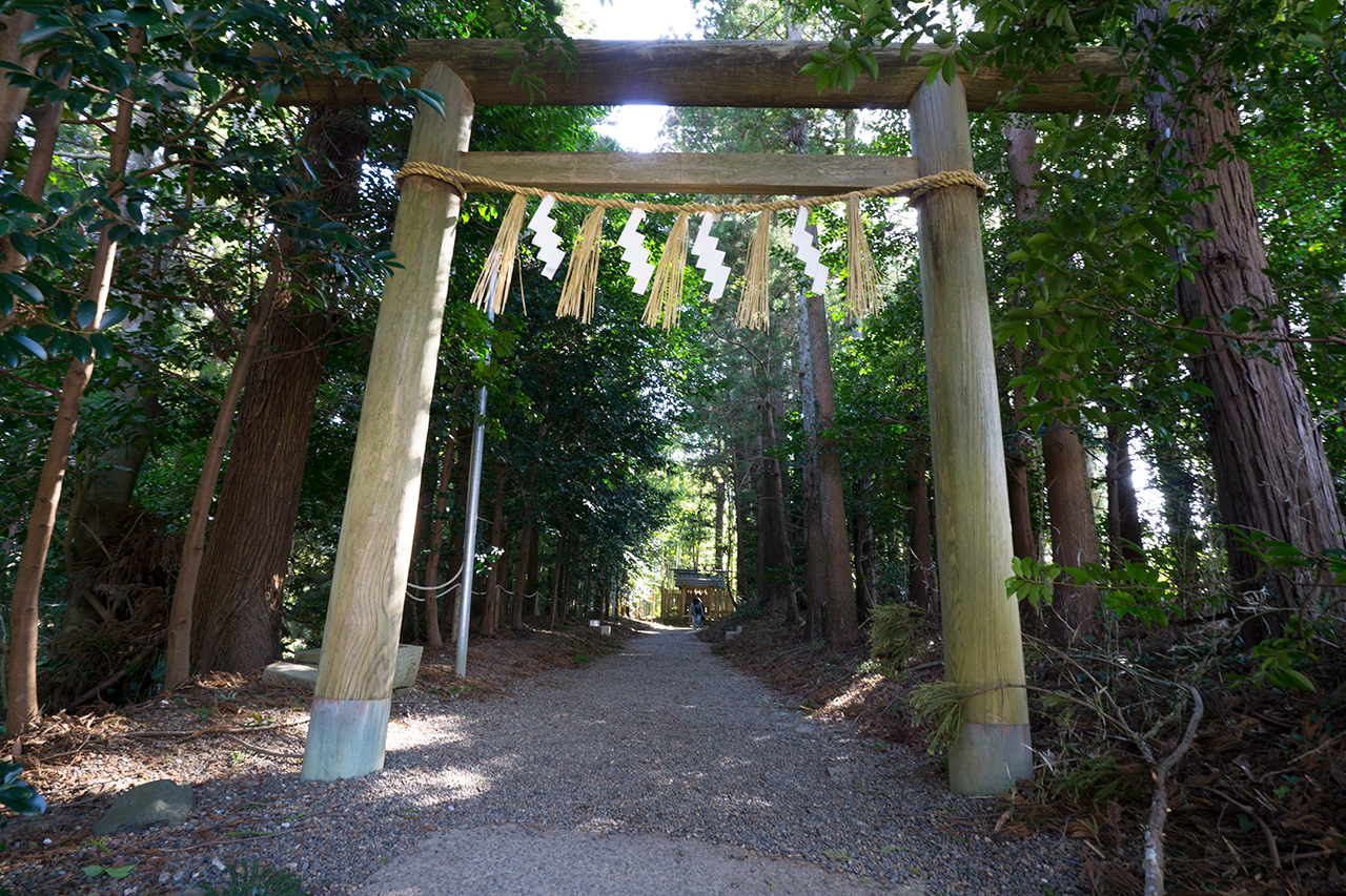 奥宮 鳥居