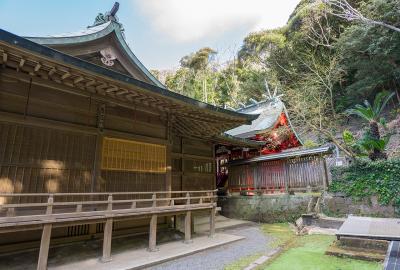 洲崎神社 拝殿と本殿