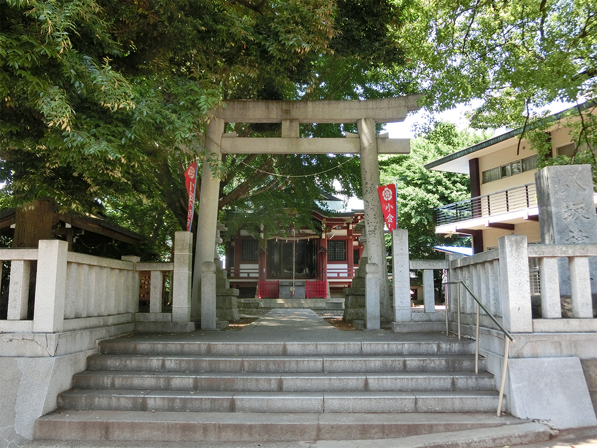 鳥居と拝殿