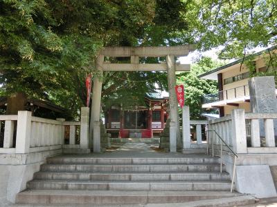 八坂神社 鳥居と拝殿