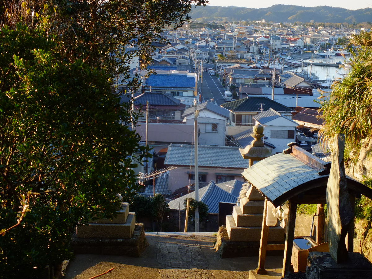 小浜八幡神社参道