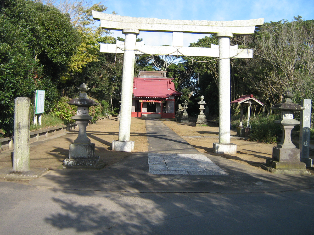 鳥居と拝殿