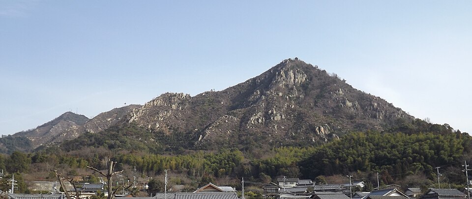 神体山