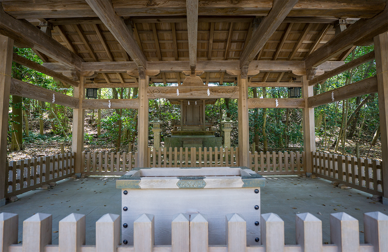 葛城神社・祓殿神社・伊予国総社 拝殿内と本殿