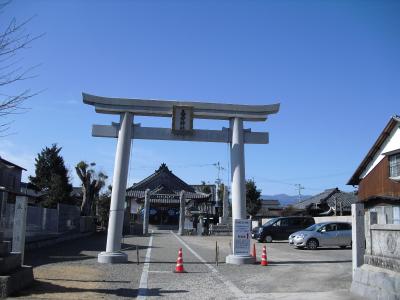 嘉母神社 鳥居と拝殿