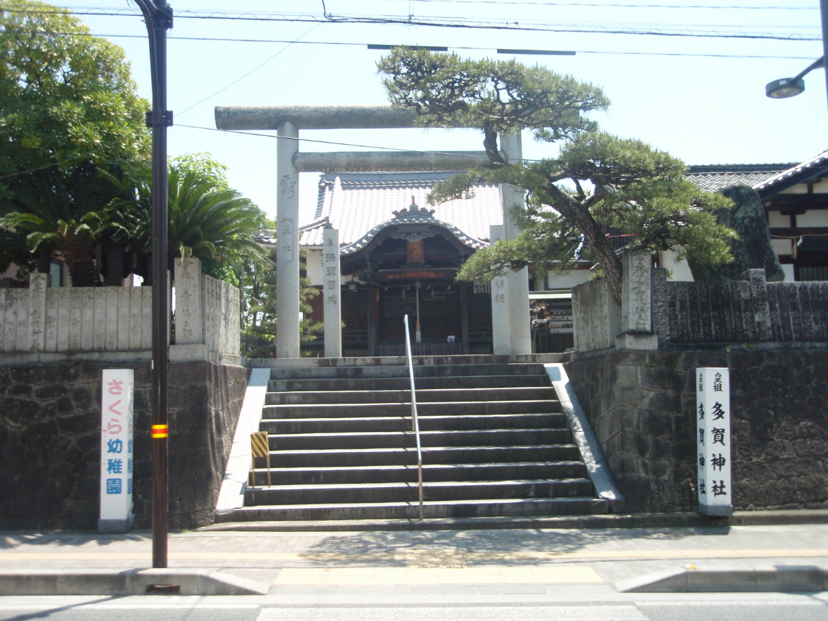 鳥居と拝殿