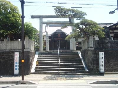 多賀神社 鳥居と拝殿