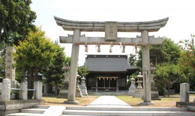 白山神社 鳥居と拝殿