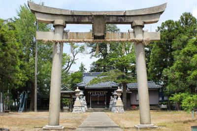 日吉神社 鳥居と拝殿