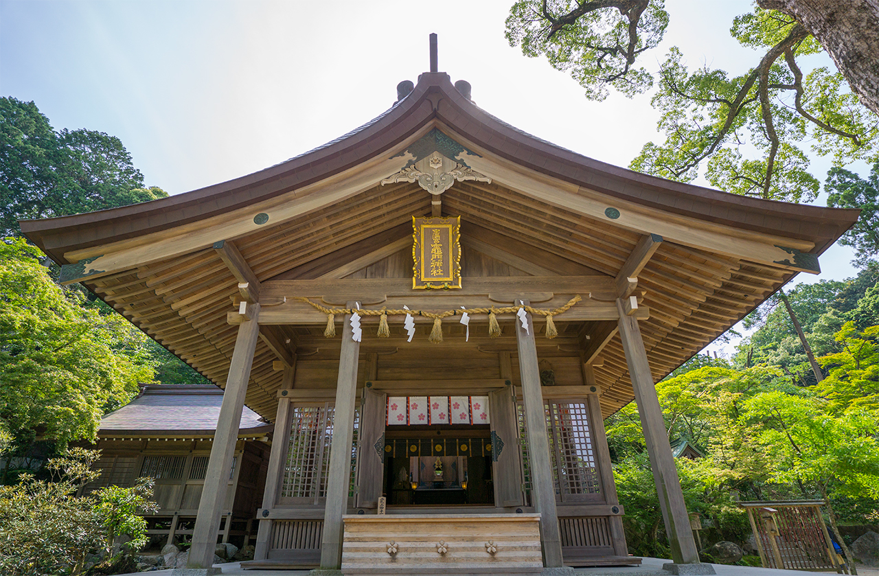 竈門神社 見上げた拝殿