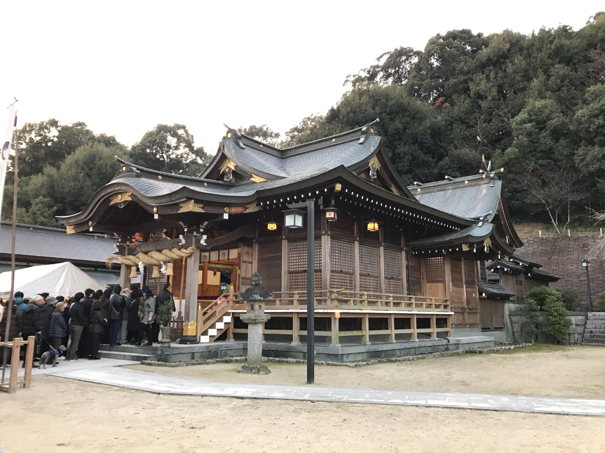 拝殿と本殿