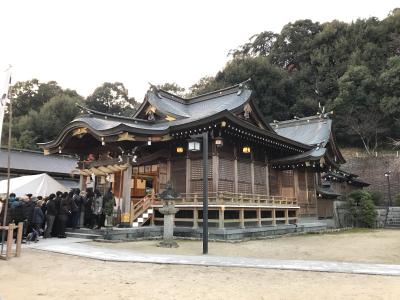 春日神社 拝殿と本殿