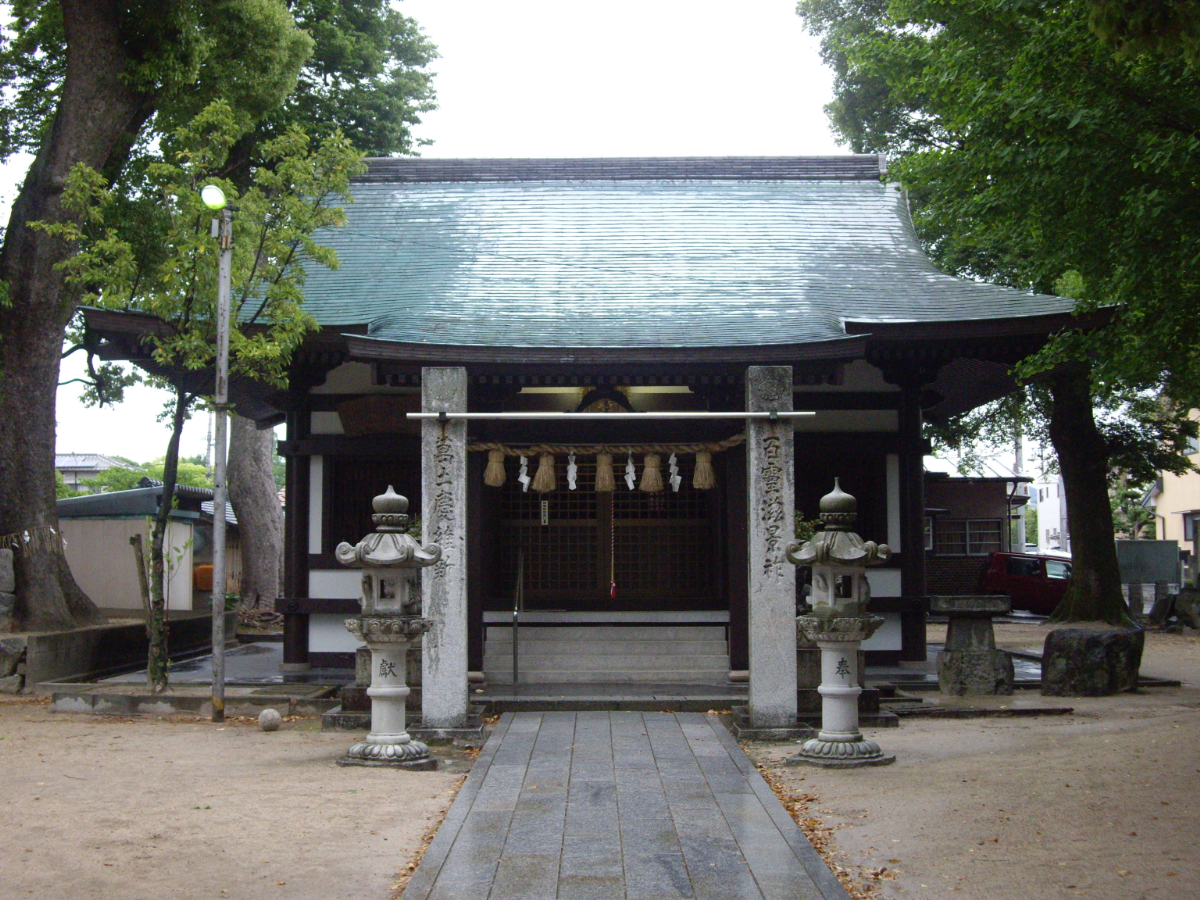 鳥居と拝殿