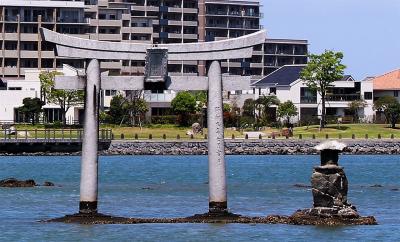 香椎宮 御島神社 鳥居と社殿2