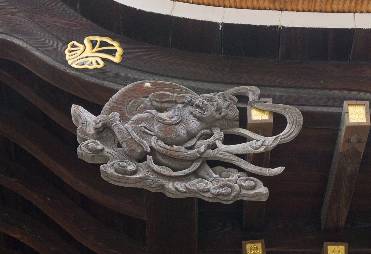 風神の彫刻