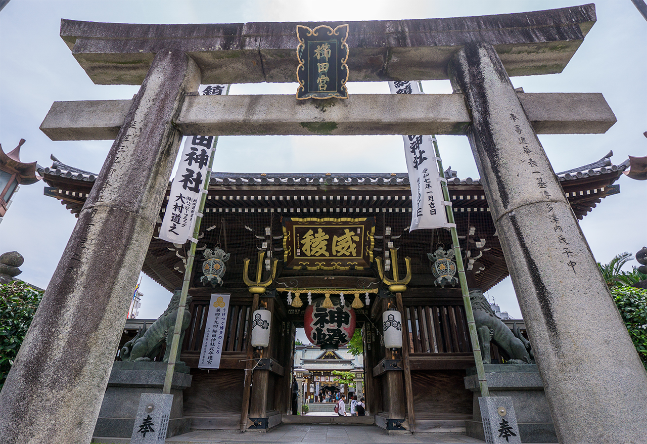 鳥居と楼門
