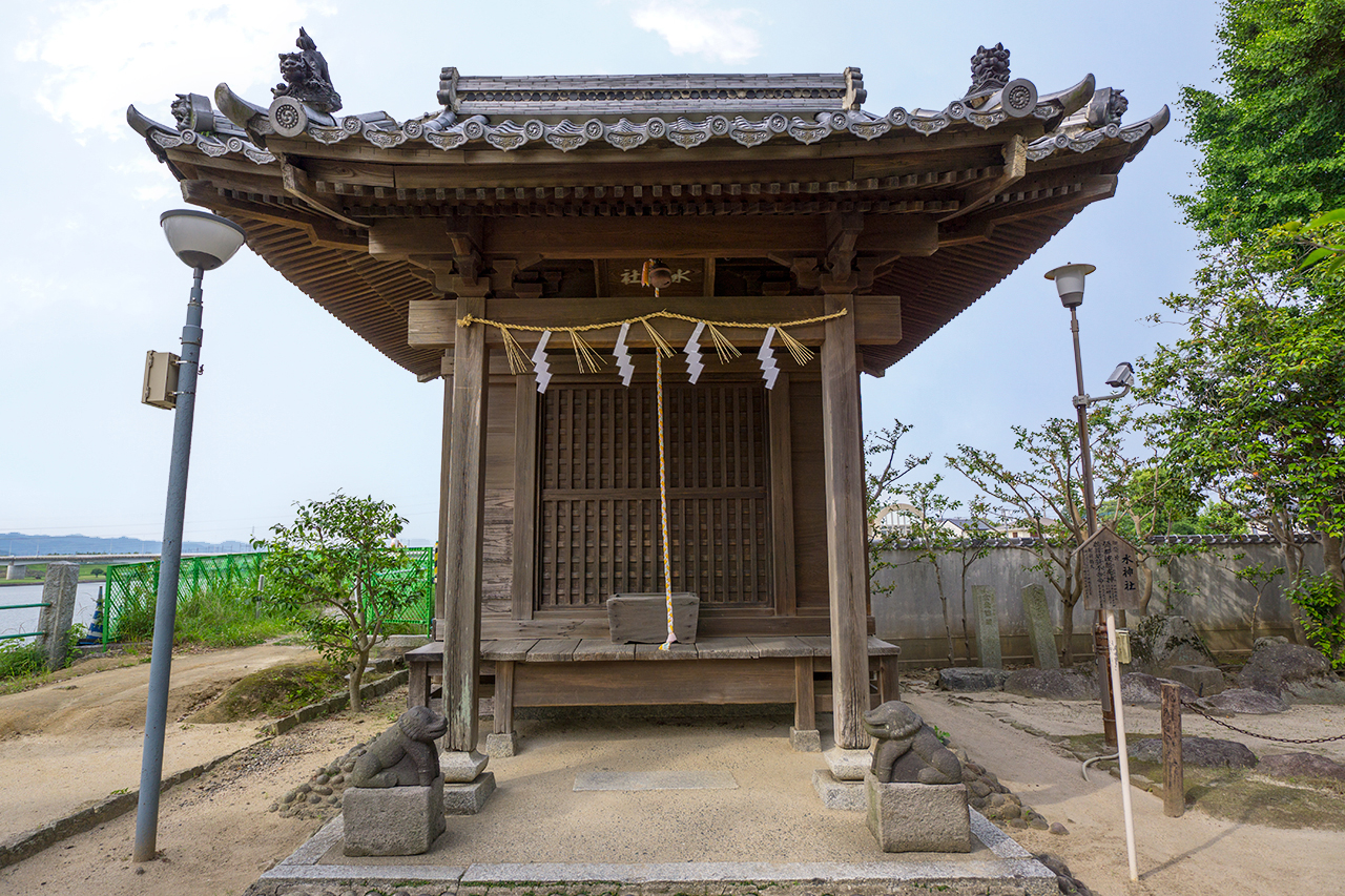 水神社 社殿