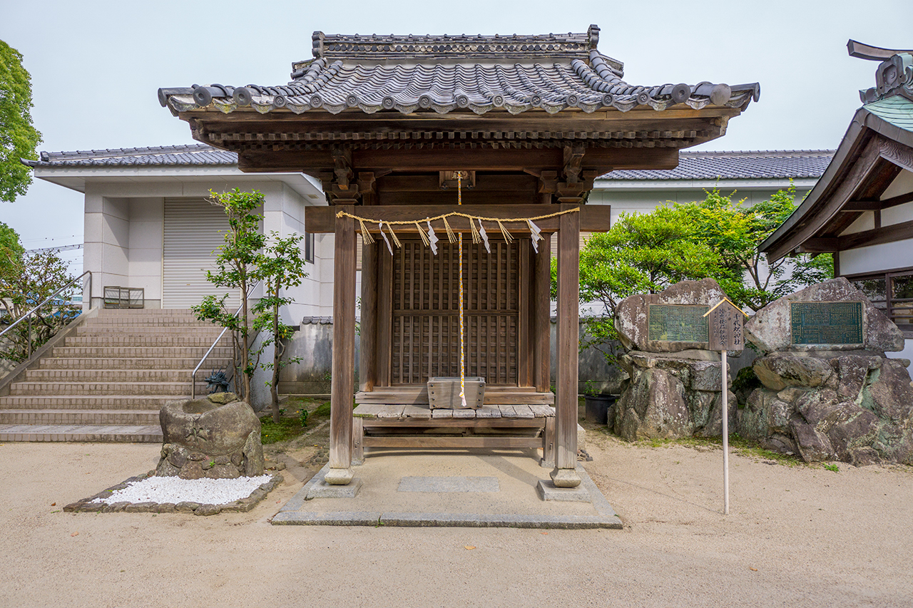 千代松神社 社殿