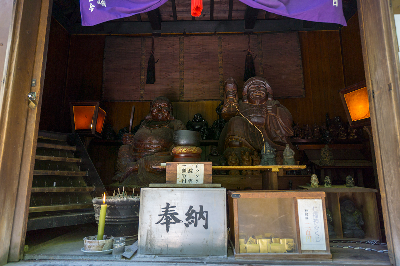 大黒堂内の七福神像
