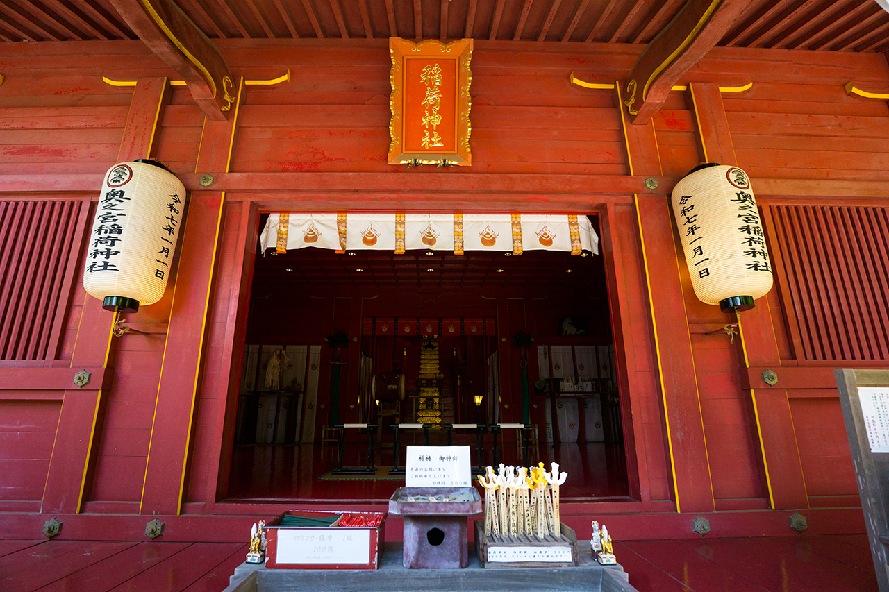 稲荷神社 社殿内