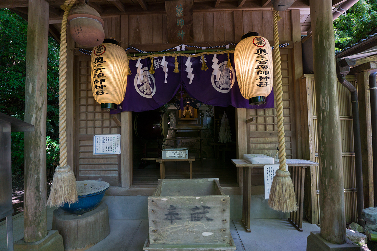 薬師神社 正面