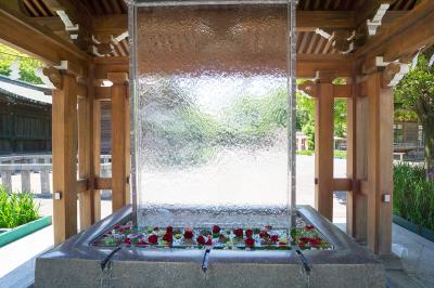 宮地嶽神社 手水舎の水が流れるパネル