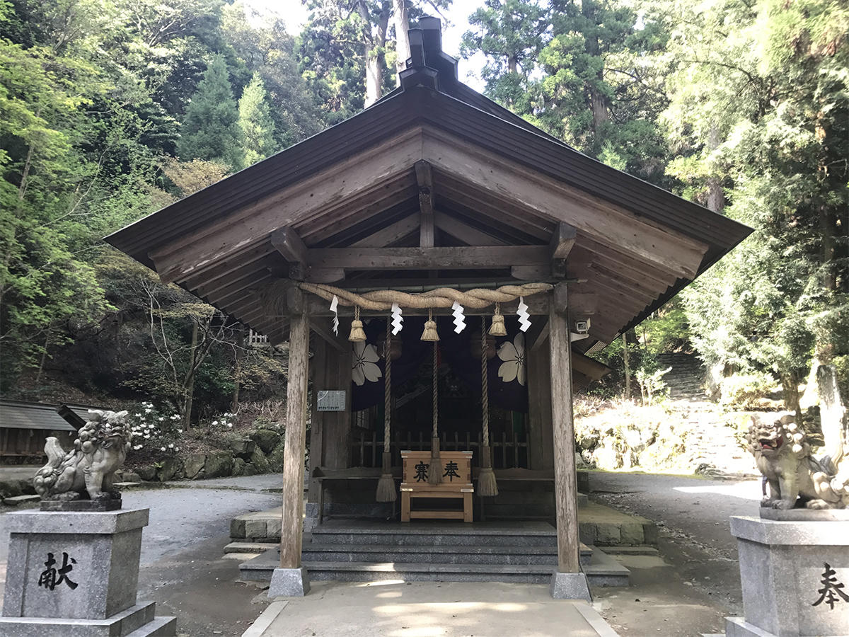 拝殿